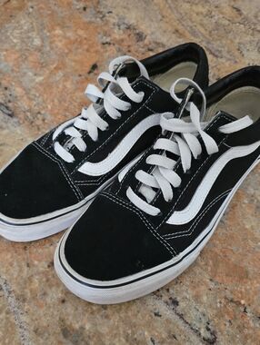 Vans Old Skool Sneakers in Black and White